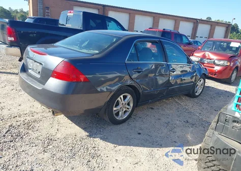 2007 Honda Accord 2.4 Ex z USA, uszkodzony, nr VIN 1HGCM56717A094172